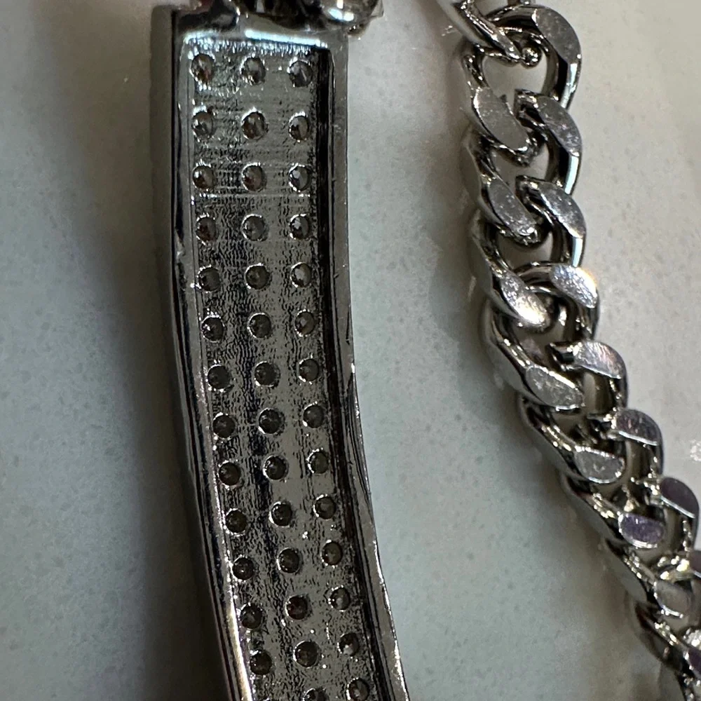 Elegant Silver Bracelet with Sparkling Accents - Picture 4 of 11